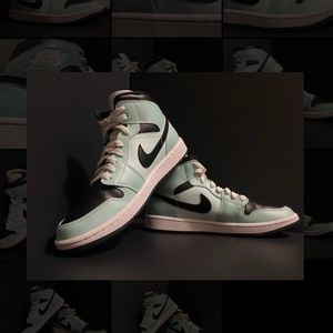 2021 Women’s Air Jordan 1 Mid 'Aqua Black'